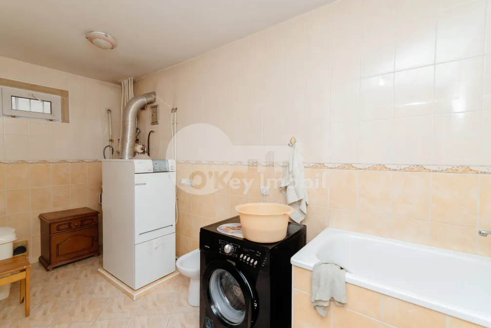 Casă, Centru, DÎMBULUI