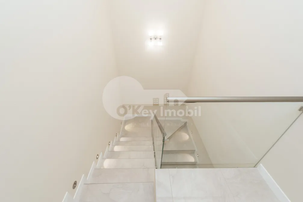 Пентхаус, Ботаника, БУРЕБИСТА