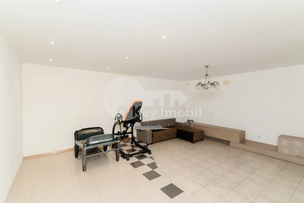 Casă, Buiucani, PRIMĂVERII