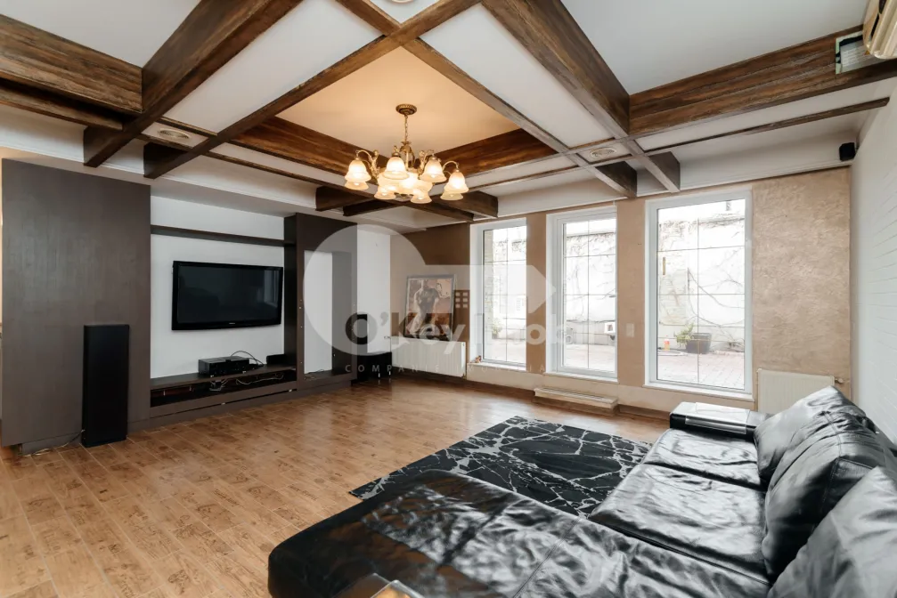 Casă, Buiucani, PRIMĂVERII