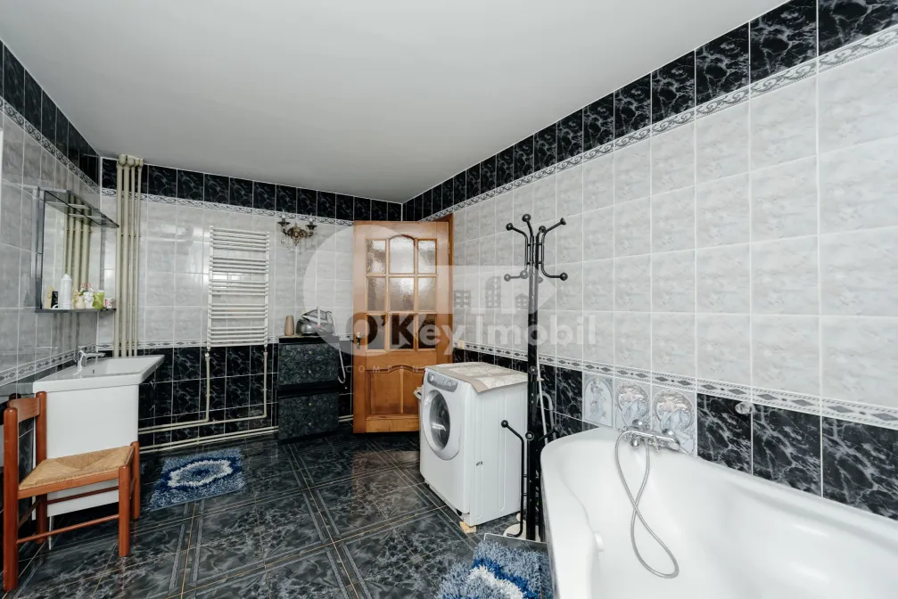 Дом, КОЖУШНА