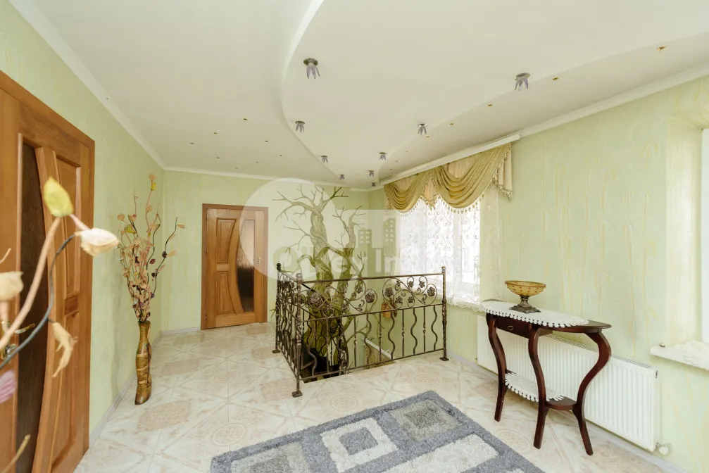 Дом, КОЖУШНА