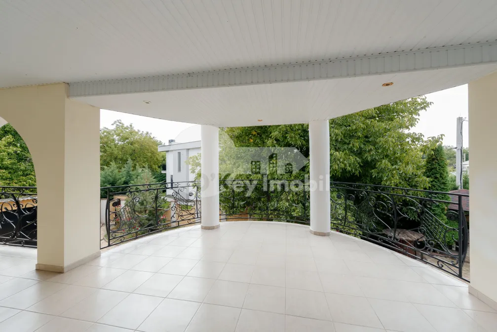 Дом, КОЖУШНА