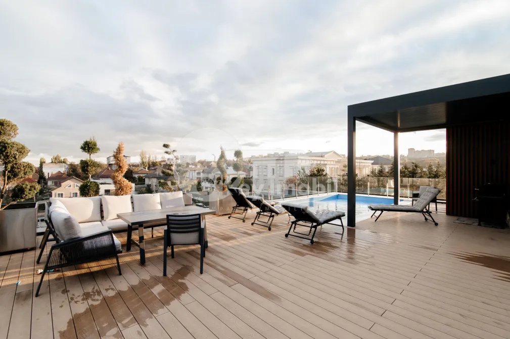 Penthouse, Centru, BUJORILOR