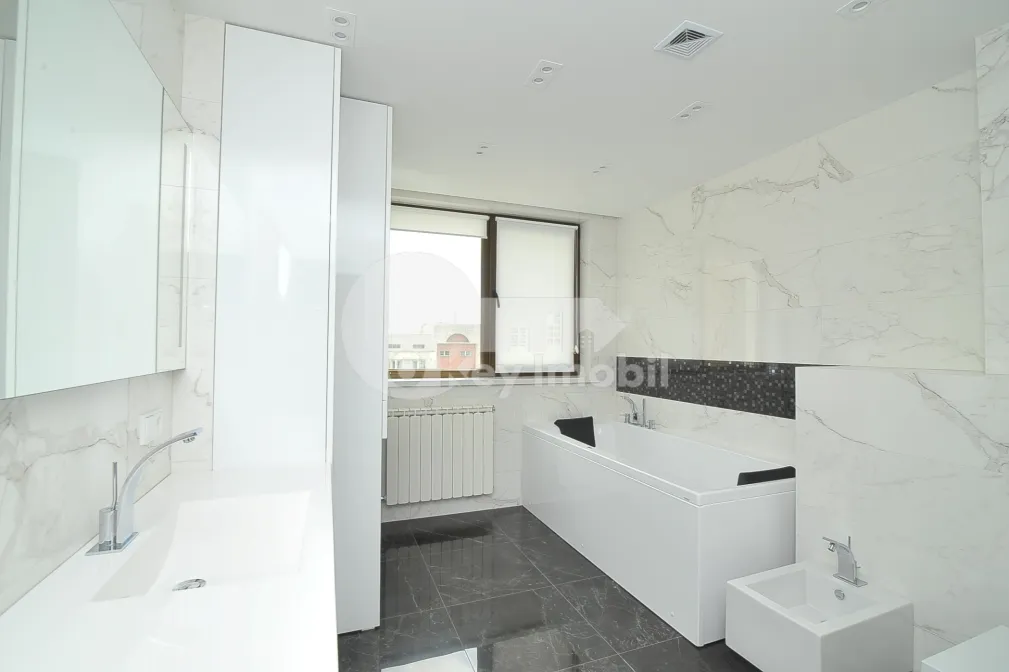 Apartament, Centru, SERGHEI LAZO