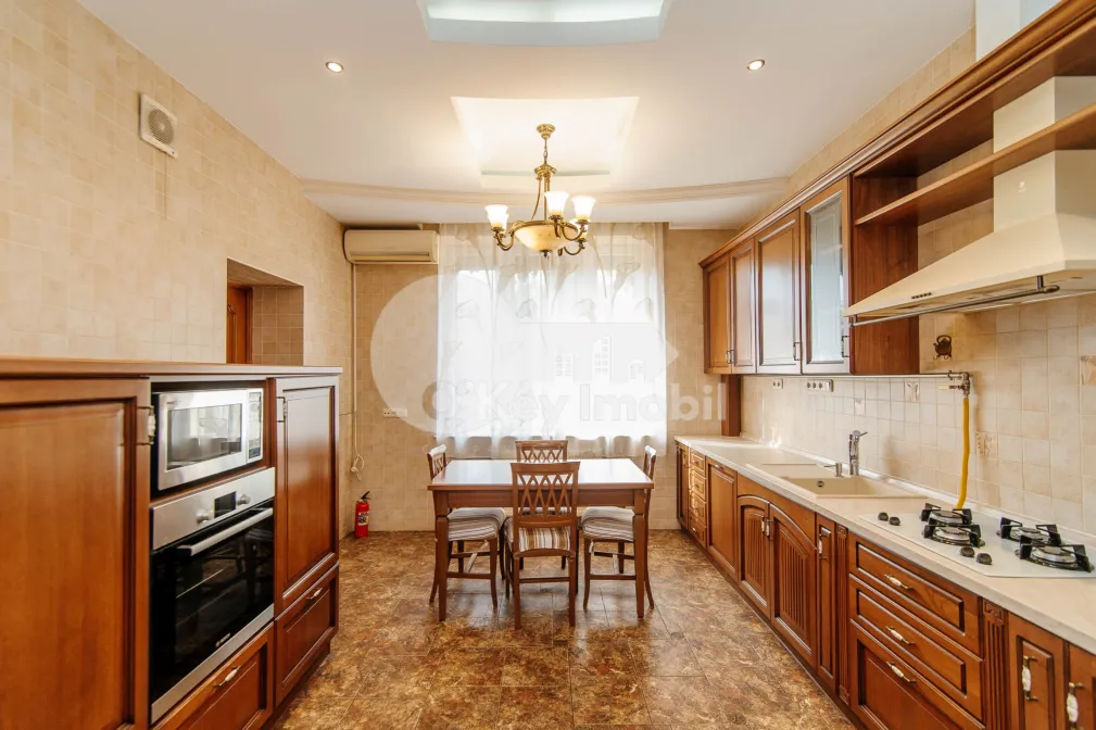 Casă, Buiucani, DONICI