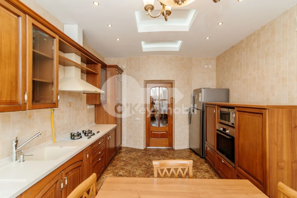 Casă, Buiucani, DONICI