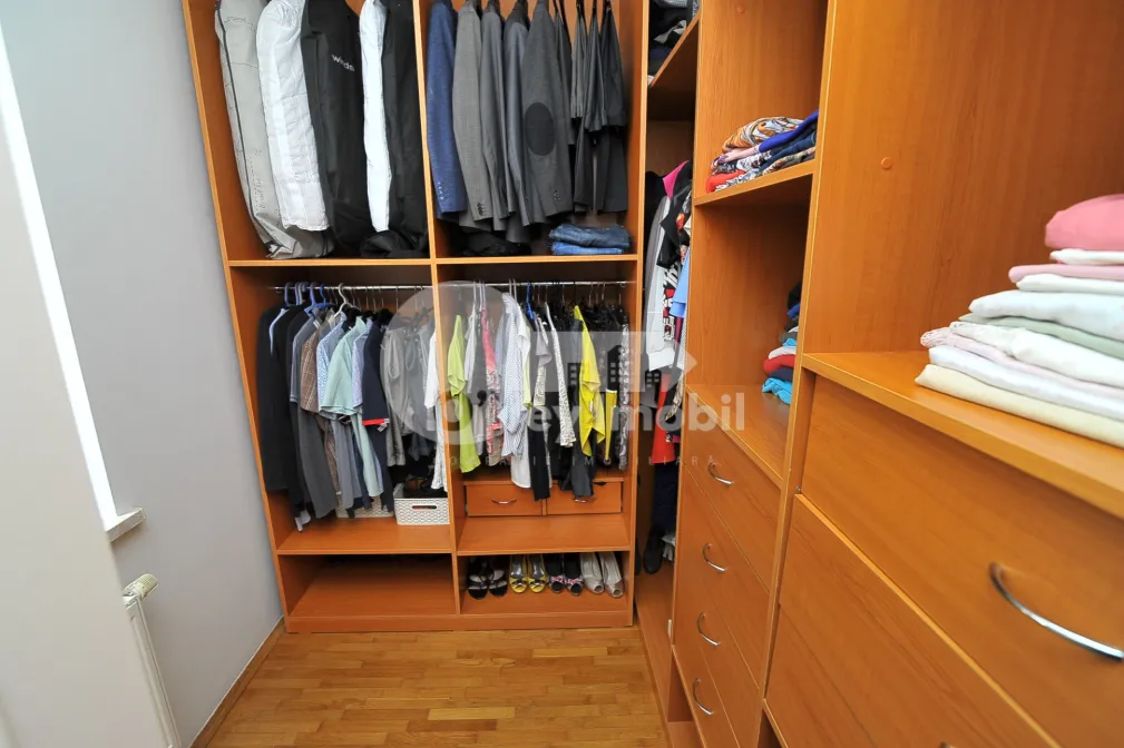 Casă - str-la Mihai Eminescu - Botanica