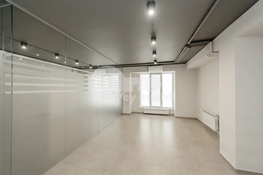 Комм. помещение, Центр, М. ВАРЛААМ