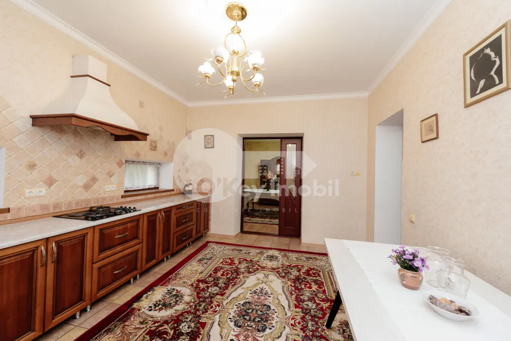 Casă, Centru, DÎMBULUI