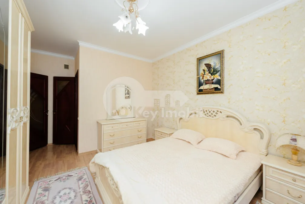 Casă, Centru, DÎMBULUI