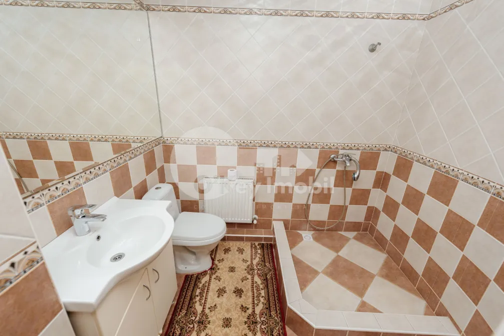 Casă, Centru, DÎMBULUI