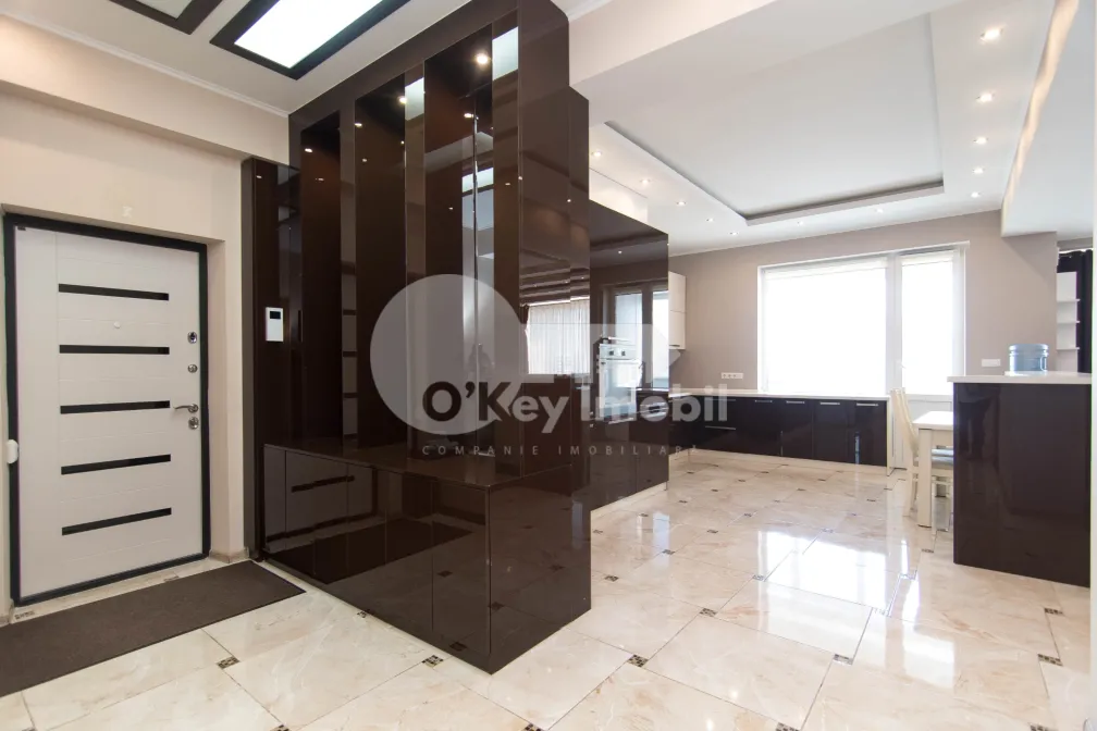 Apartament, Centru, PETRU RAREȘ