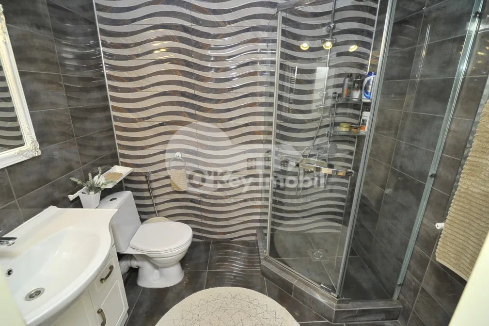 Casă, Centru, MOARA ROȘIE