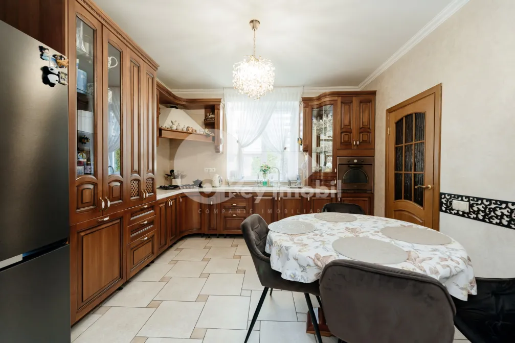 Casă, Buiucani, ION LUCA CARAGIALE