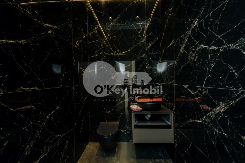 Oficiu, Buiucani, GHENADIE IABLOCIKIN