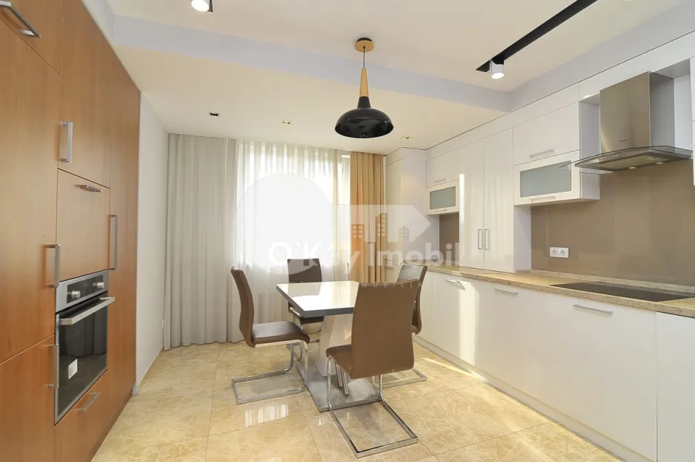 Apartament, Centru, MELESTIU