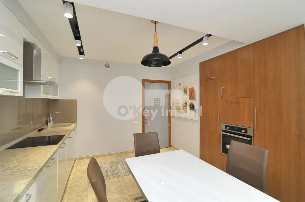 Apartament, Centru, MELESTIU