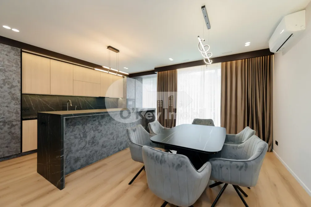 Townhouse, DURLEȘTI