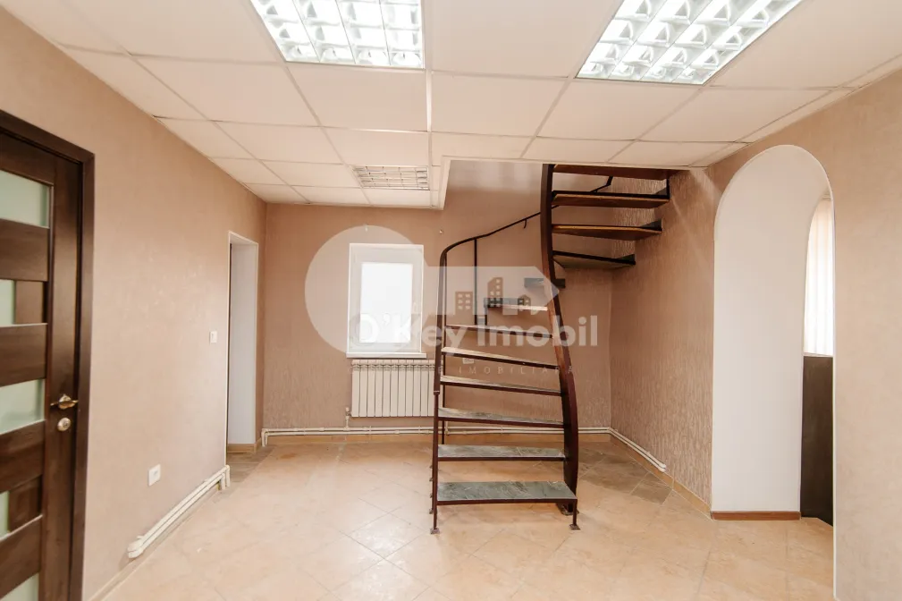 Oficiu, Centru, PETRU MOVILĂ