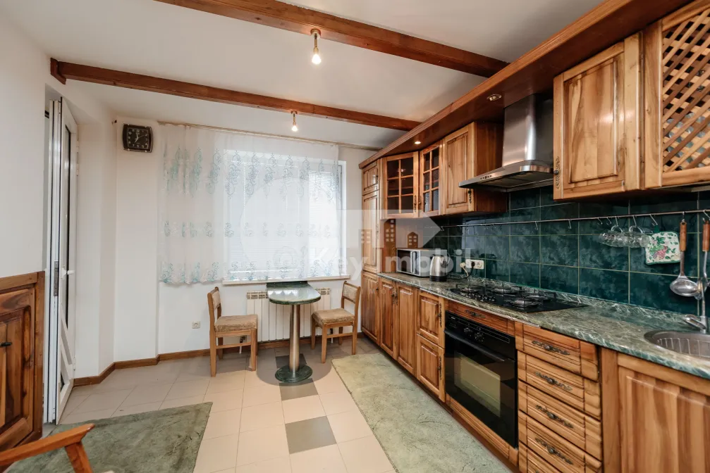 Квартира, Буюканы, ДЖОРДЖЕ КЭЛИНЕСКУ