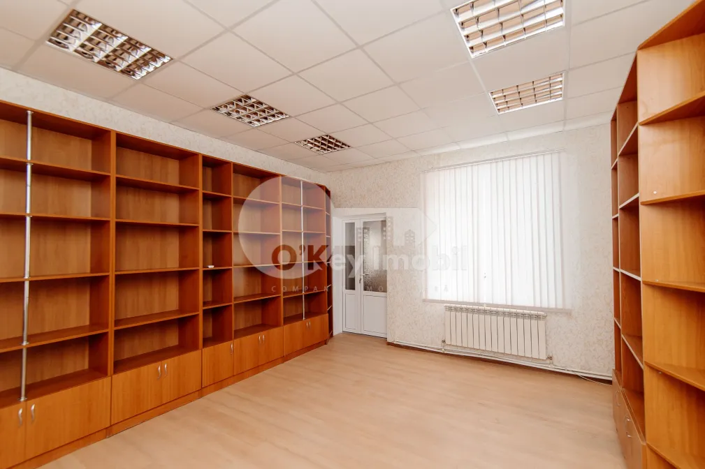 Oficiu, Centru, PETRU MOVILĂ