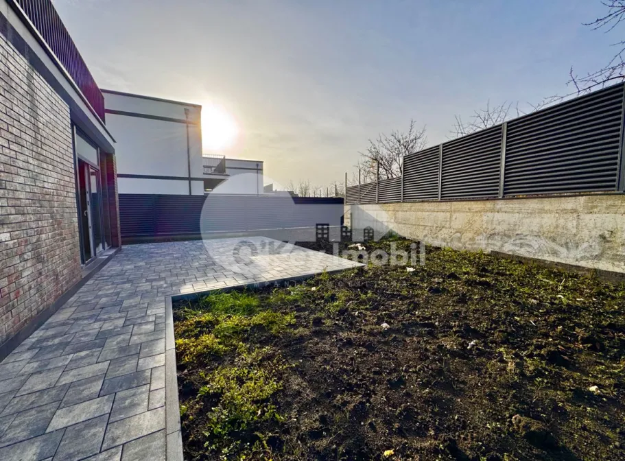 Дом, КОЛОНИЦА