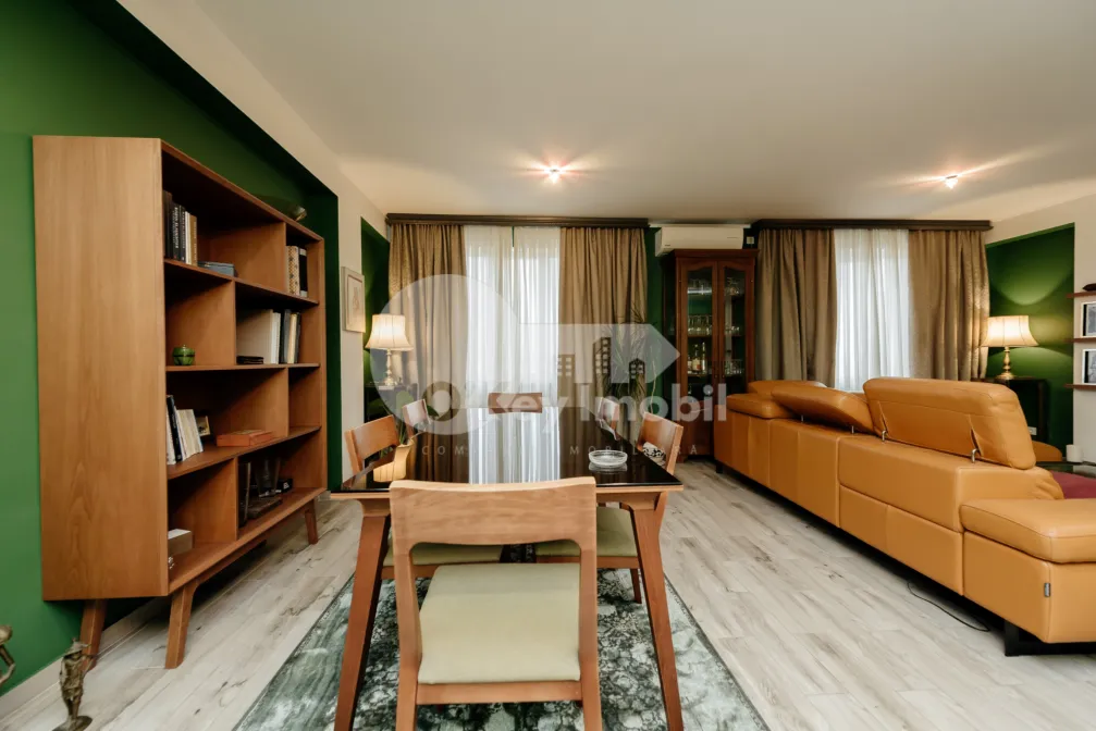 Apartament, Centru, MELESTIU