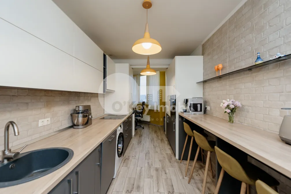 Apartament, Centru, MELESTIU