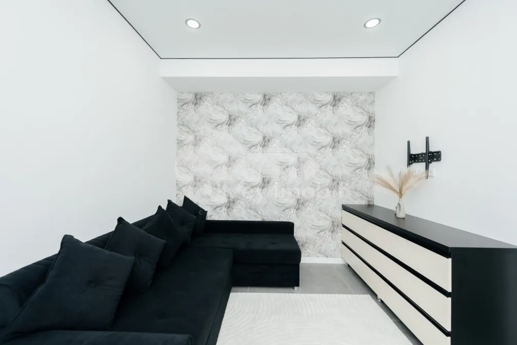 Квартира, Центр, МИХАЙ ЕМИНЕСКУ