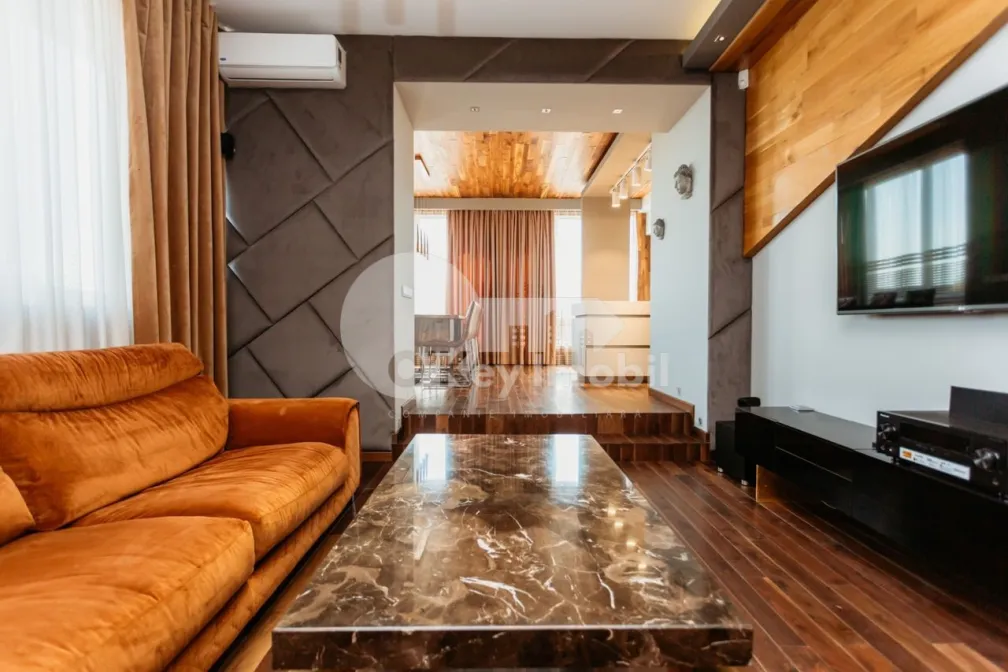 Penthouse, Centru, LEV TOLSTOI