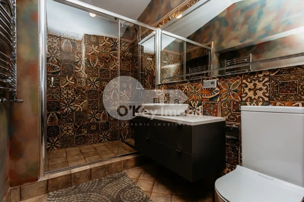 Penthouse, Centru, LEV TOLSTOI