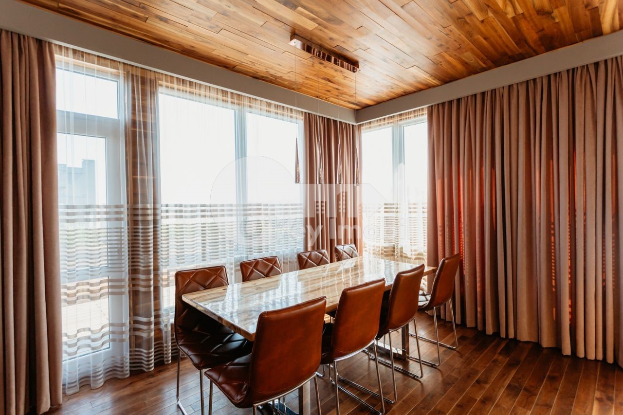 Penthouse, Centru, LEV TOLSTOI