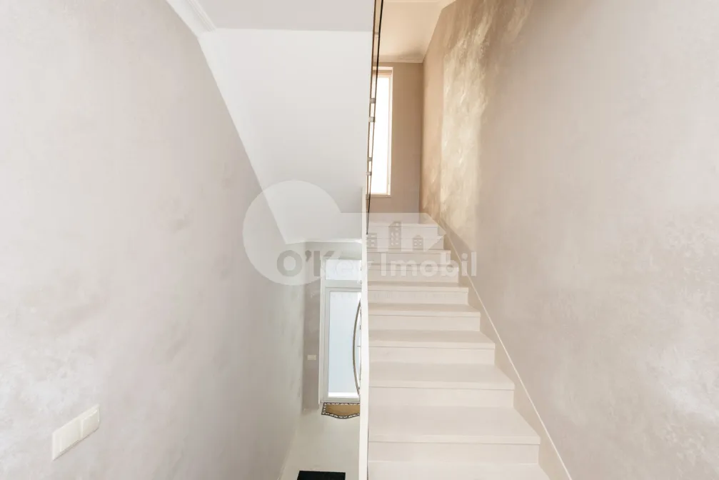 Townhouse, Botanica, PĂȘUNILOR