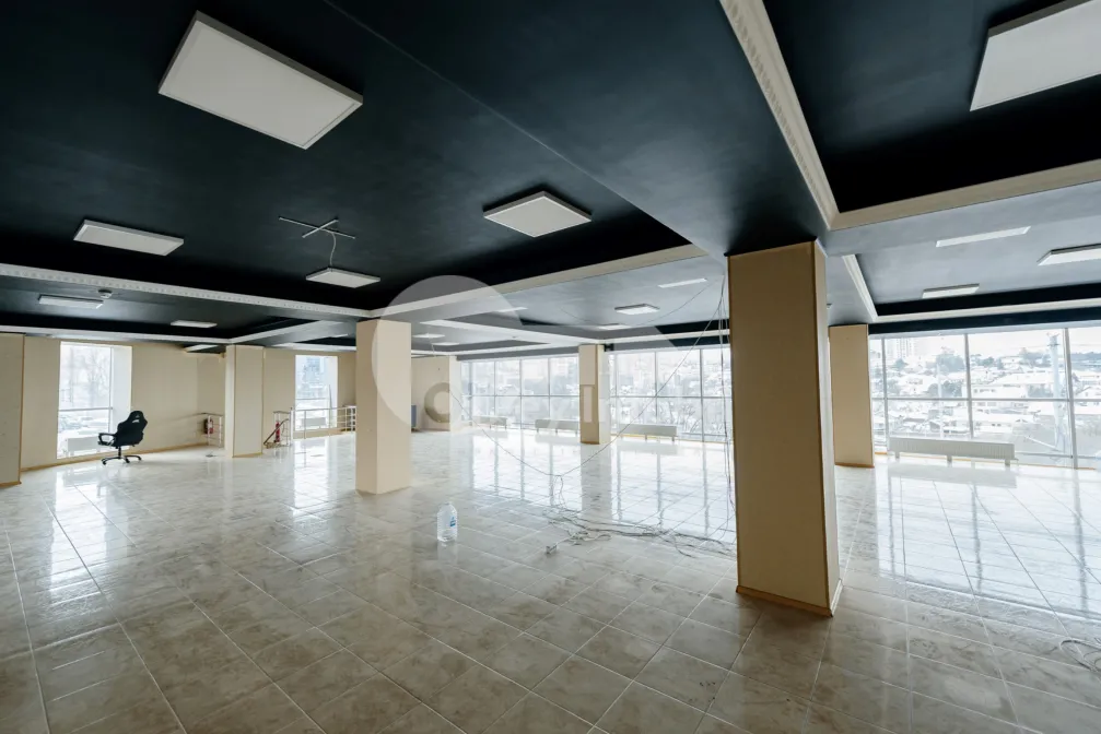 Spațiu comercial, Centru, MELESTIU