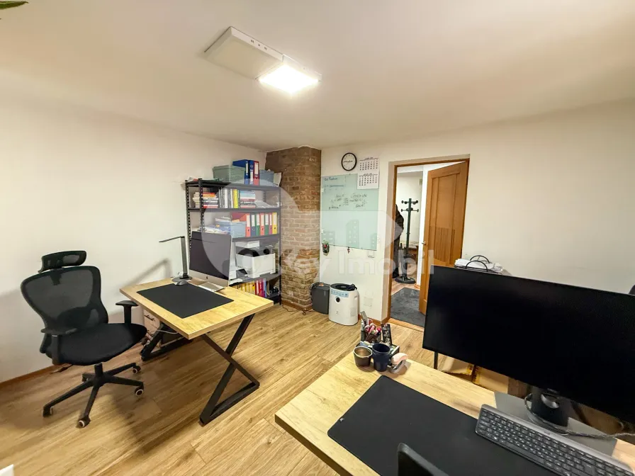 Oficiu, Centru, ARMENEASCĂ