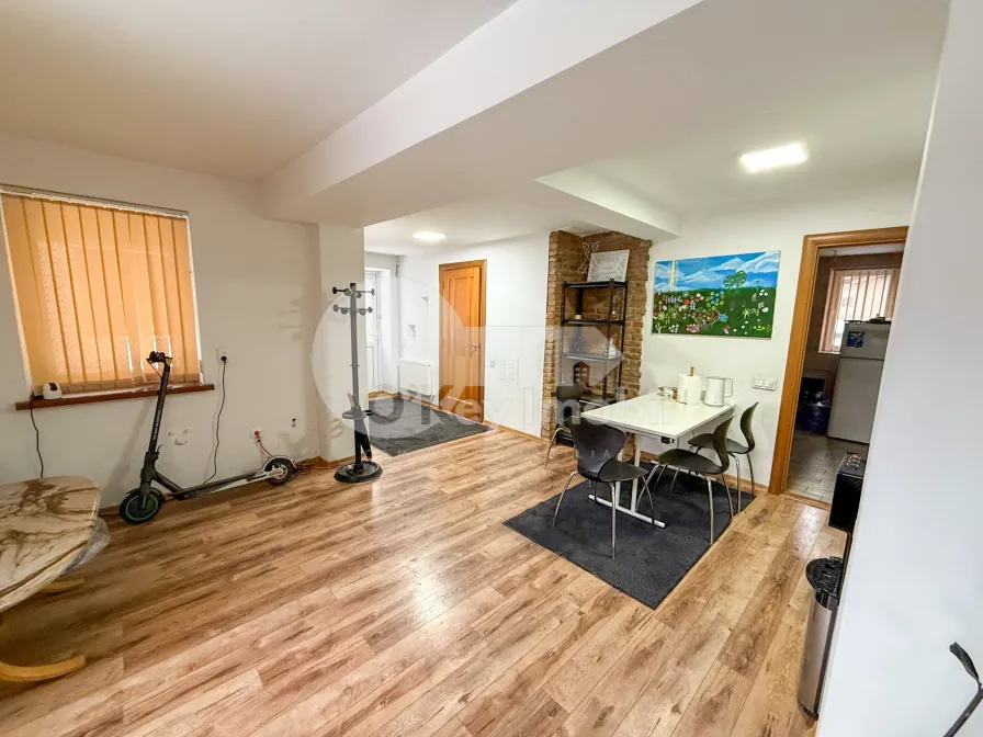 Oficiu, Centru, ARMENEASCĂ