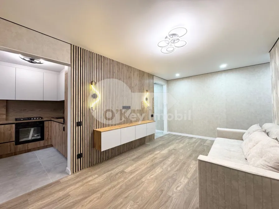 Apartament, Centru, TRANDAFIRILOR