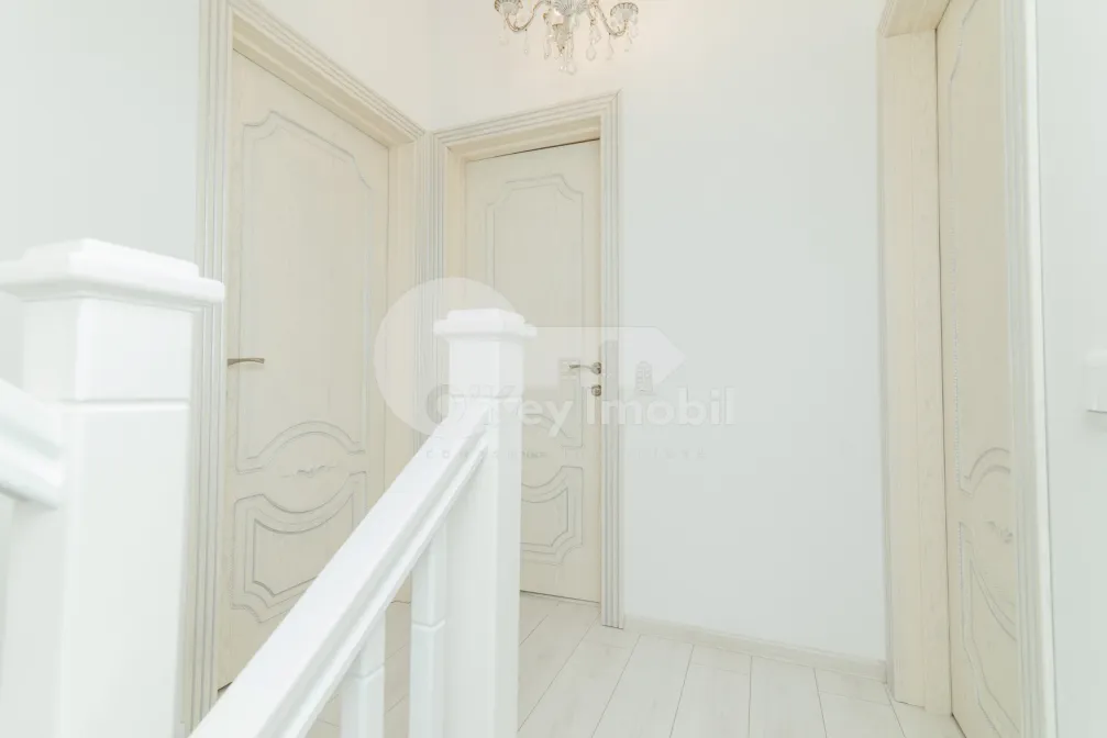 Townhouse, Centru, MELESTIU