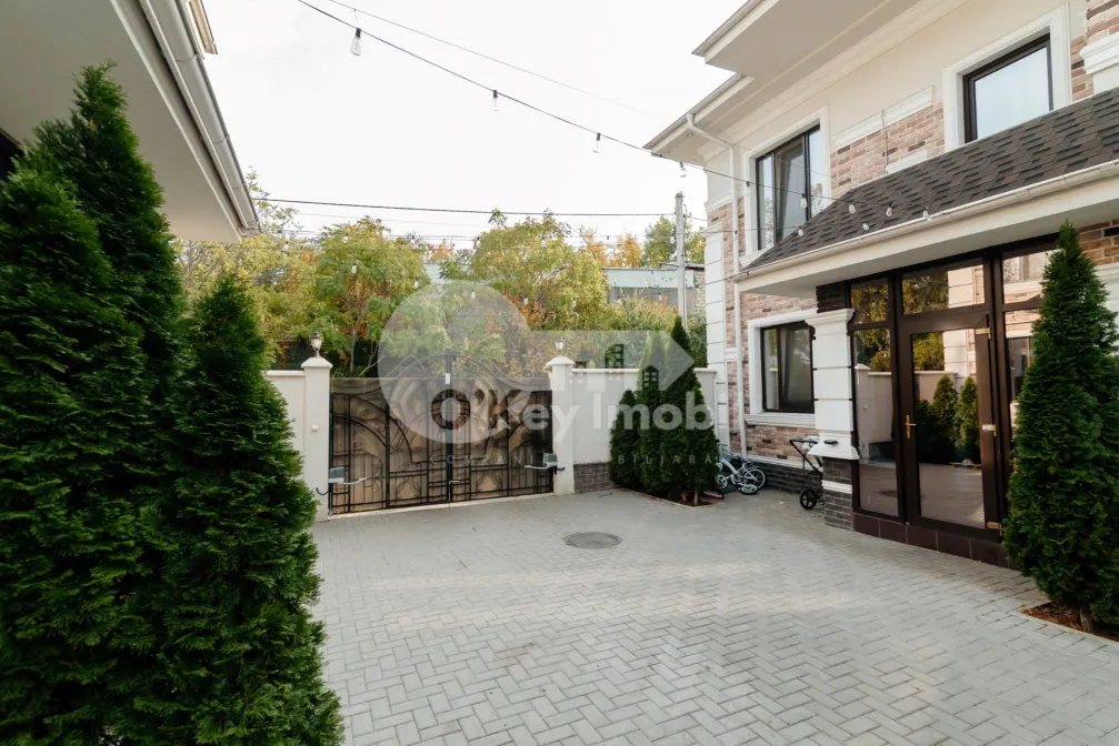 Townhouse, Centru, MELESTIU