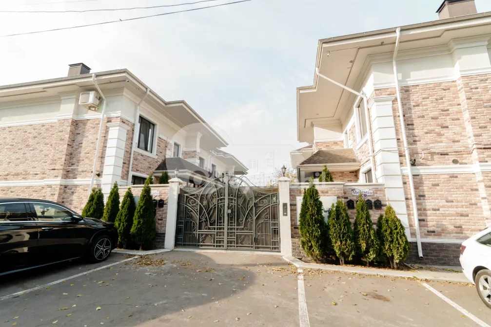 Townhouse, Centru, MELESTIU