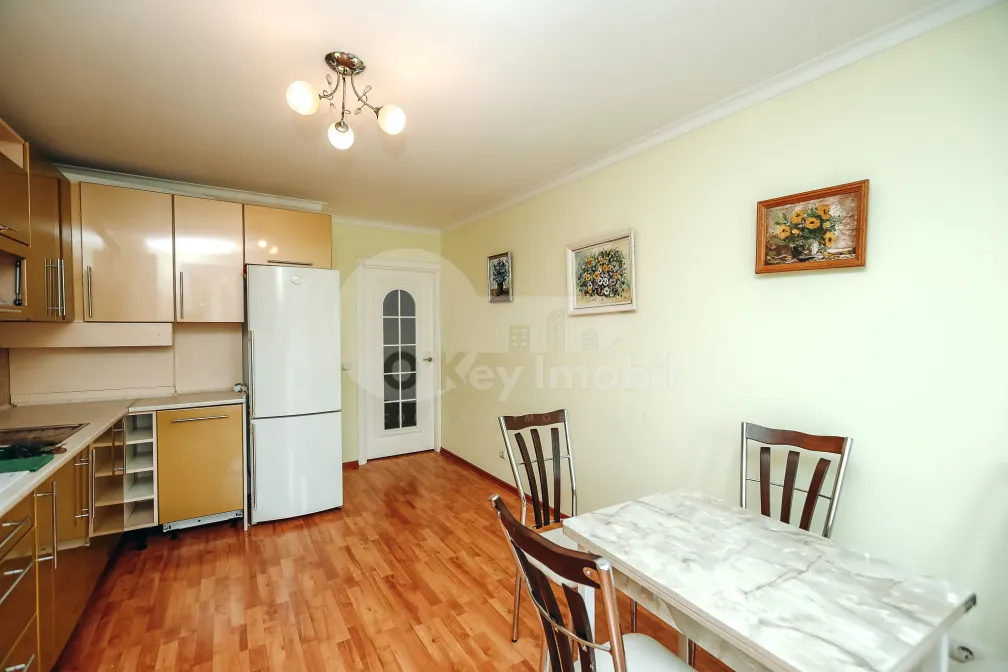 Apartament, Centru, TOMA CIORBĂ