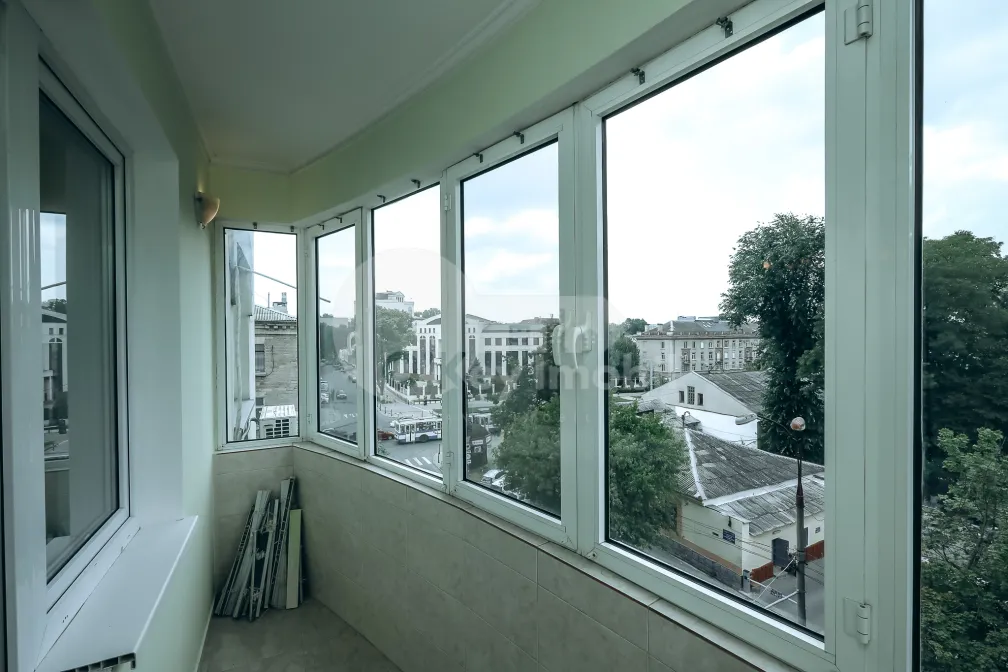 Apartament, Centru, TOMA CIORBĂ