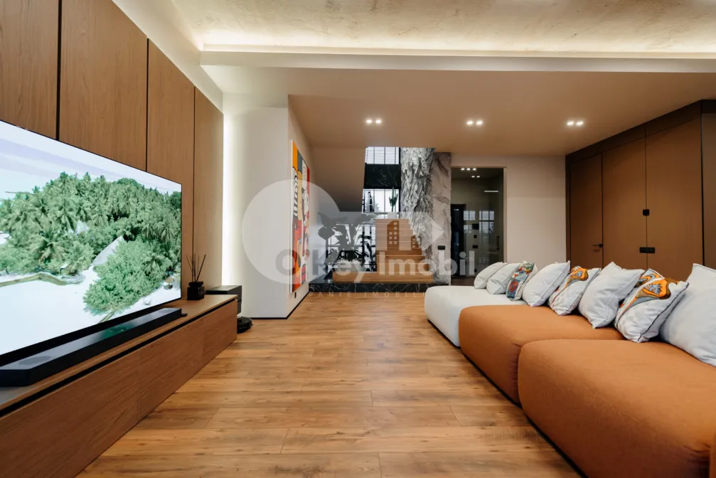 Дом, ПОЯНА ДОМНЯСКЭ