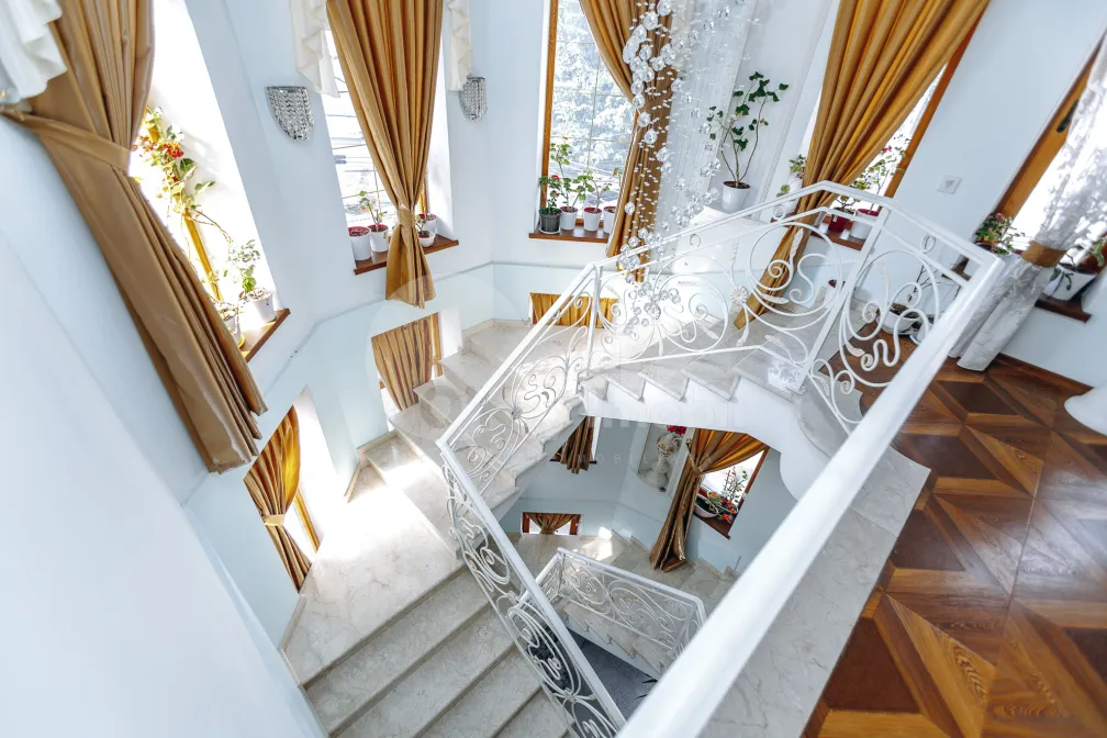 Дом, Центр, СФЫНТУЛ ГЕОРГЕ