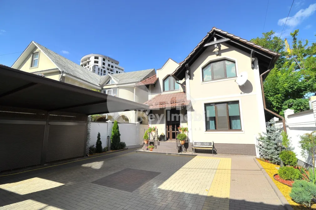 Casă, Centru, MOARA ROȘIE