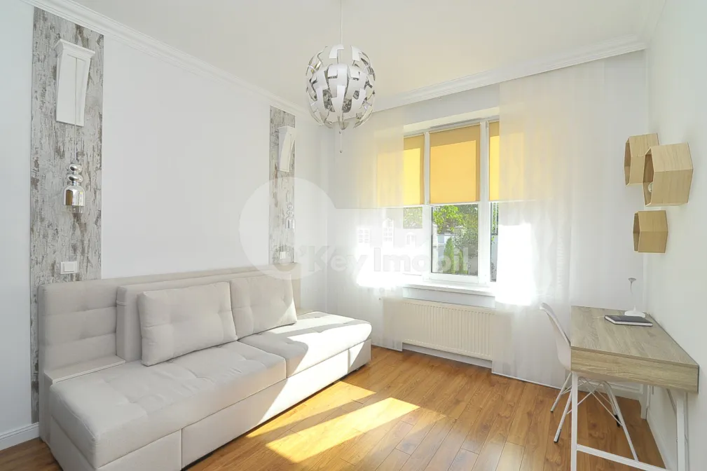 Дом, Центр, МОАРА РОШИЕ