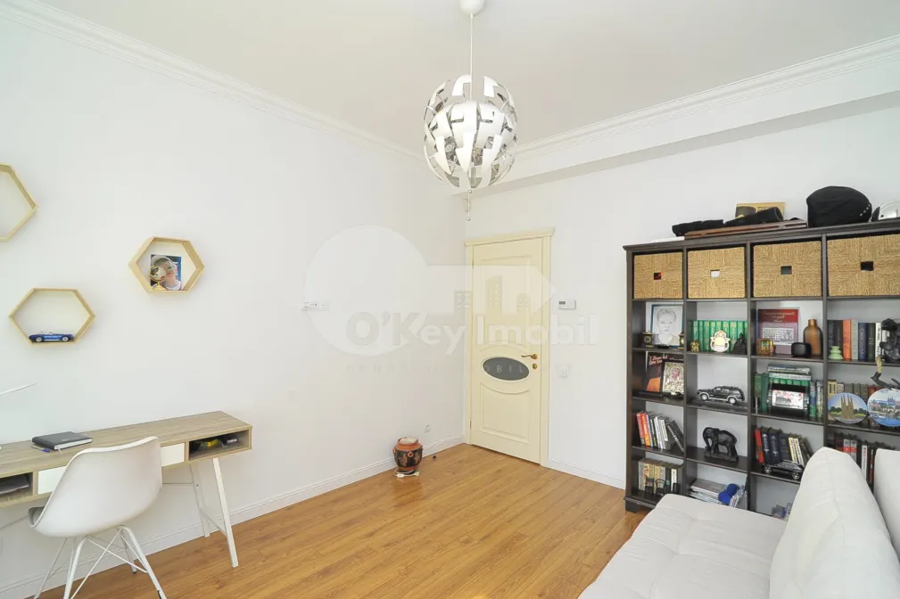 Дом, Центр, МОАРА РОШИЕ