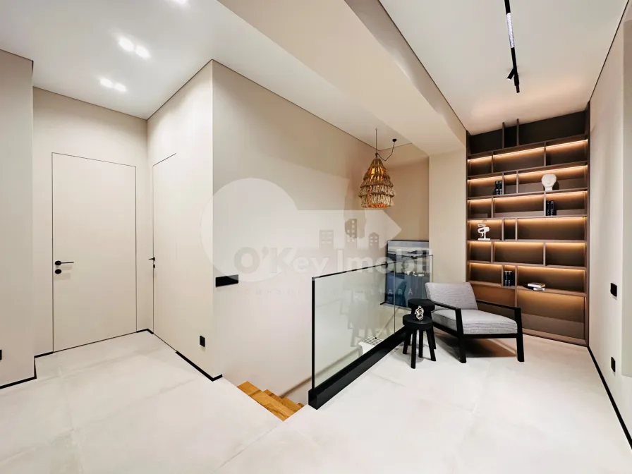 Пентхаус, Чеканы, МИЛЕСКУ СПЭТАРУ