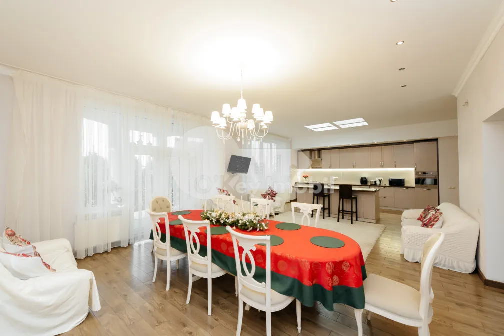 Spațiu comercial, TELECENTRU